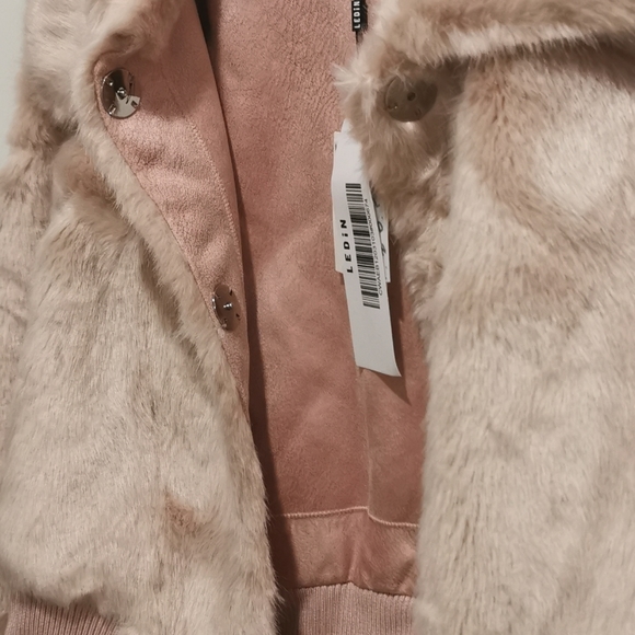 🌸 Pink Faux Fur Jacket 🌸 - Picture 5 of 5